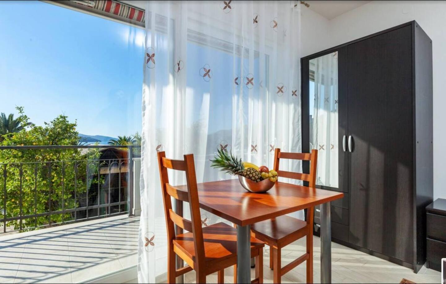 Апартаменты Affabilis Vip House Трогир Экстерьер фото